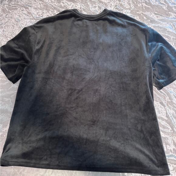 UGG Black Short Sleeve Tee with Premium Comfort - Picture 3 of 5